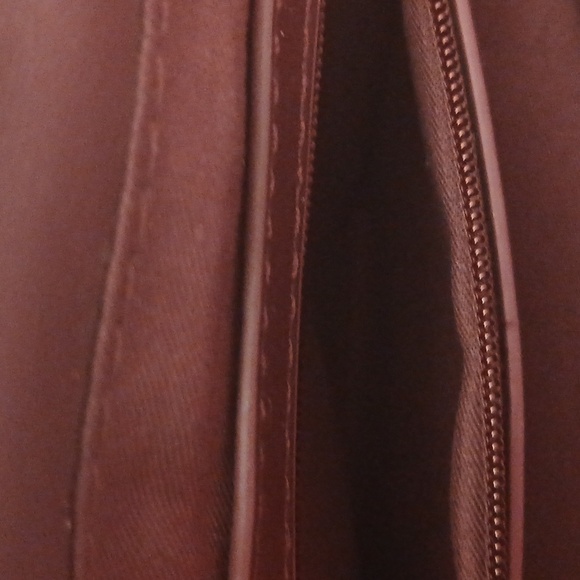 Badgley Mischka Elegant Quilted Burgundy Shoulder Bag - Picture 8 of 14